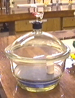 A vauum desiccator