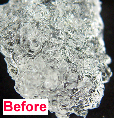 Ice-like crystal of sodium carbonate decahydrate