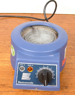 An electric heating mantle