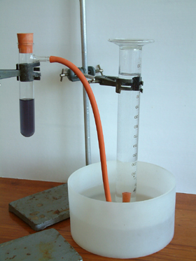Alternative gas collection apparatus for the reaction between lithium and water