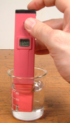 A simple stick-type pH meter