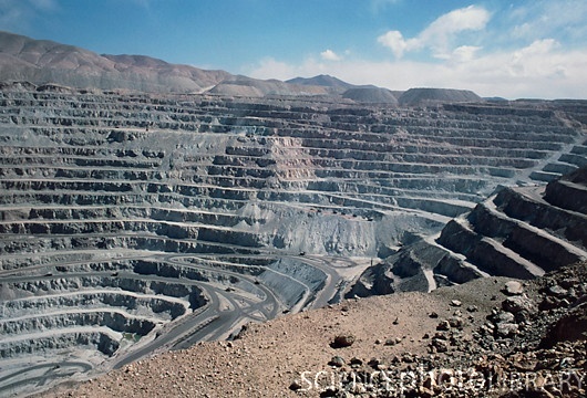 9-Oxidation_and_Reduction_Photos/iron 9 T852015-Open_cast_mine_for_extracting_copper-SPL.jpg