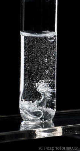 9-Oxidation_and_Reduction_Photos/reactivity 1b C0010710-Zinc_reacting_with_hydrochloric_acid-SPL.jpg