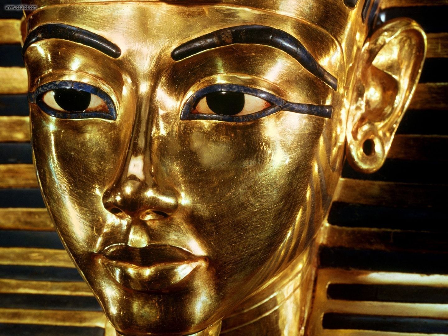 9-Oxidation_and_Reduction_Photos/reactivity Funeral_Mask_of_Tutankhamen_1440x1080.jpg